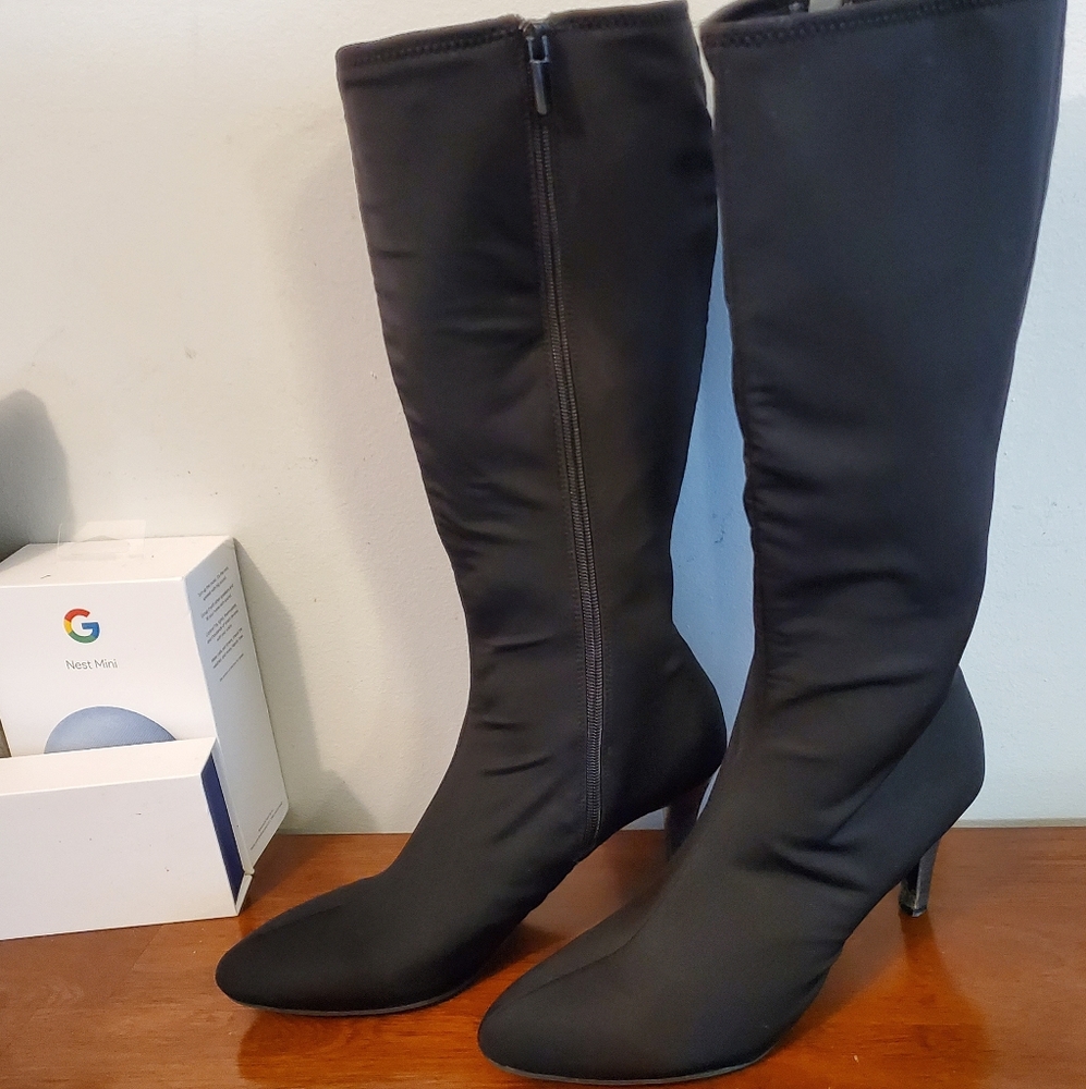 Black boots 👢 calf high size 9